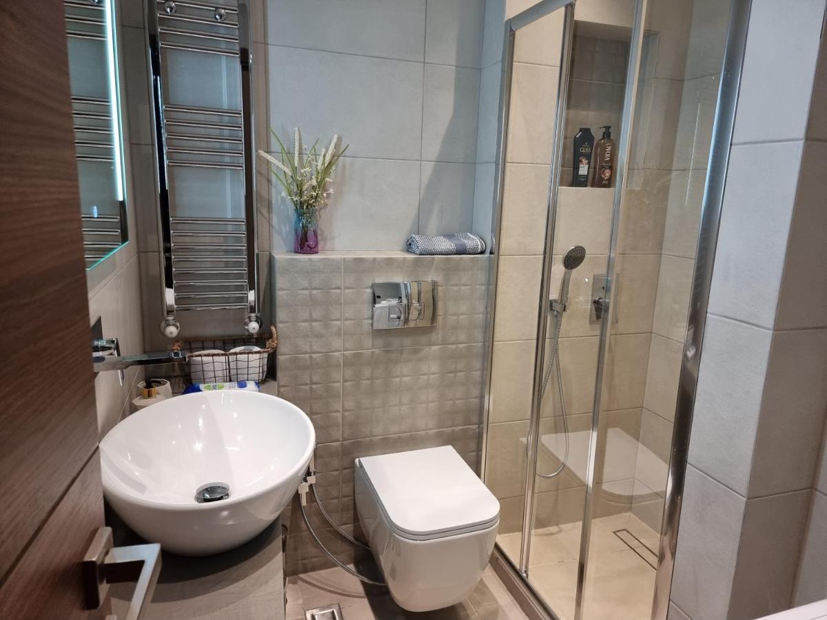 Iris City Center Premium Studio เทสซาโลนิกิ ภายนอก รูปภาพ