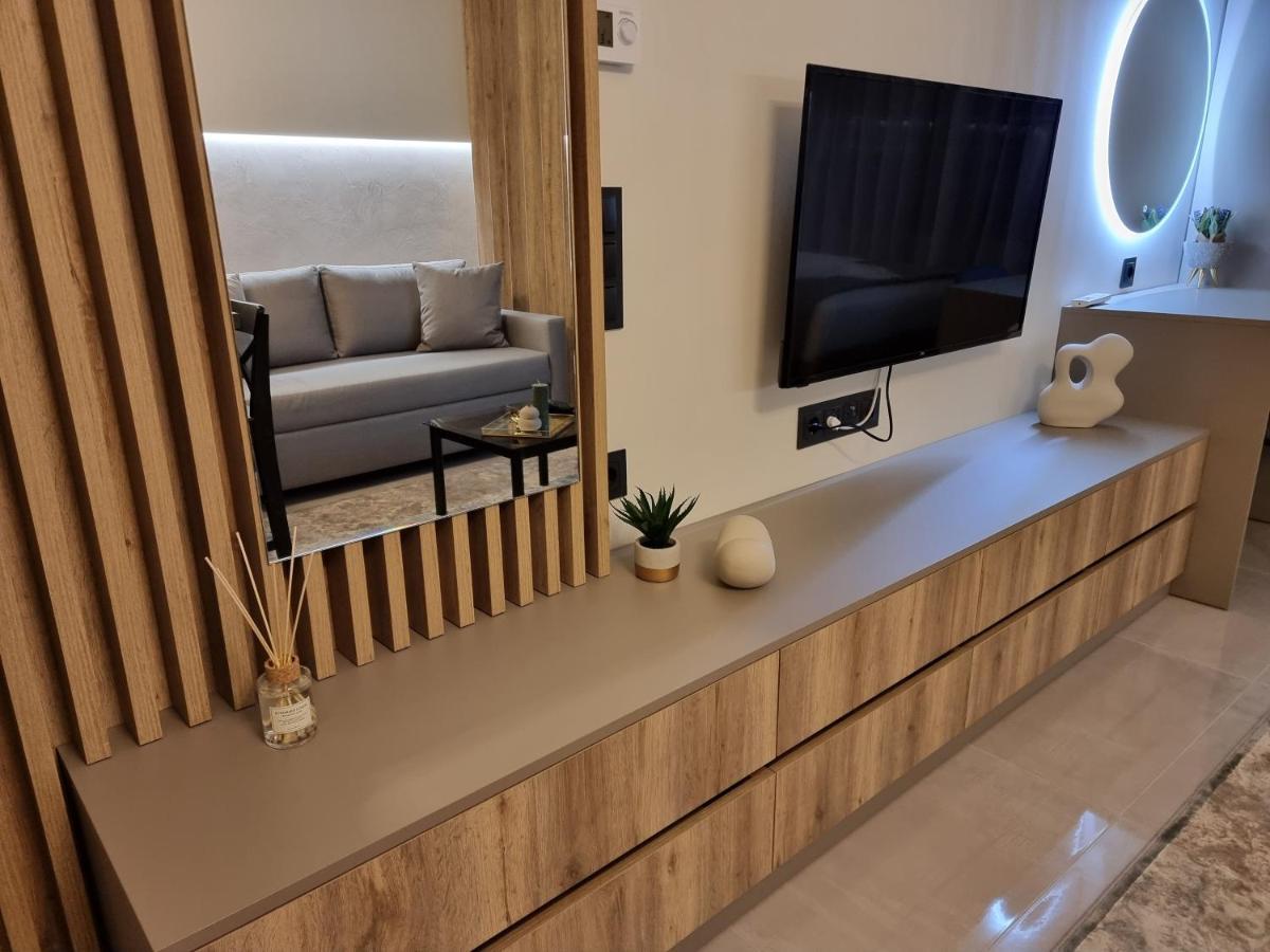 Iris City Center Premium Studio เทสซาโลนิกิ ภายนอก รูปภาพ